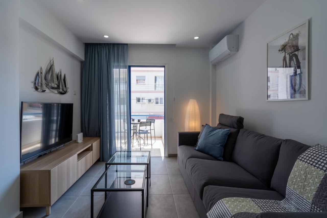 Odyssey - Captivating 2-Bedroom Retreat In Larnaca Exterior photo