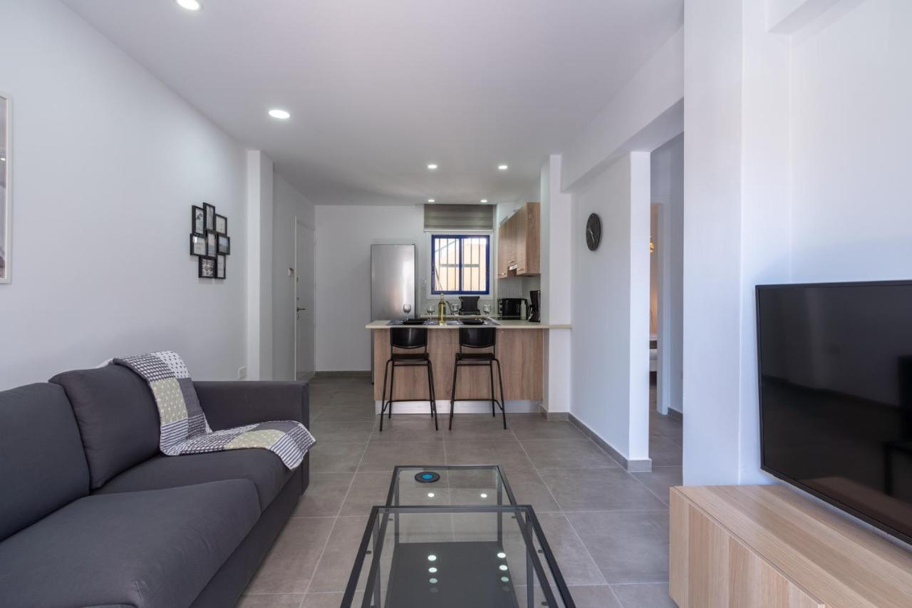 Odyssey - Captivating 2-Bedroom Retreat In Larnaca Exterior photo